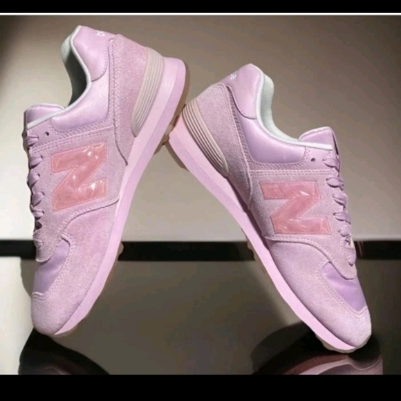 New Balance Womens 574 Rose Quartz Love Casual Fashion Running Walking Sneaker 8 - Picture 1 of 14